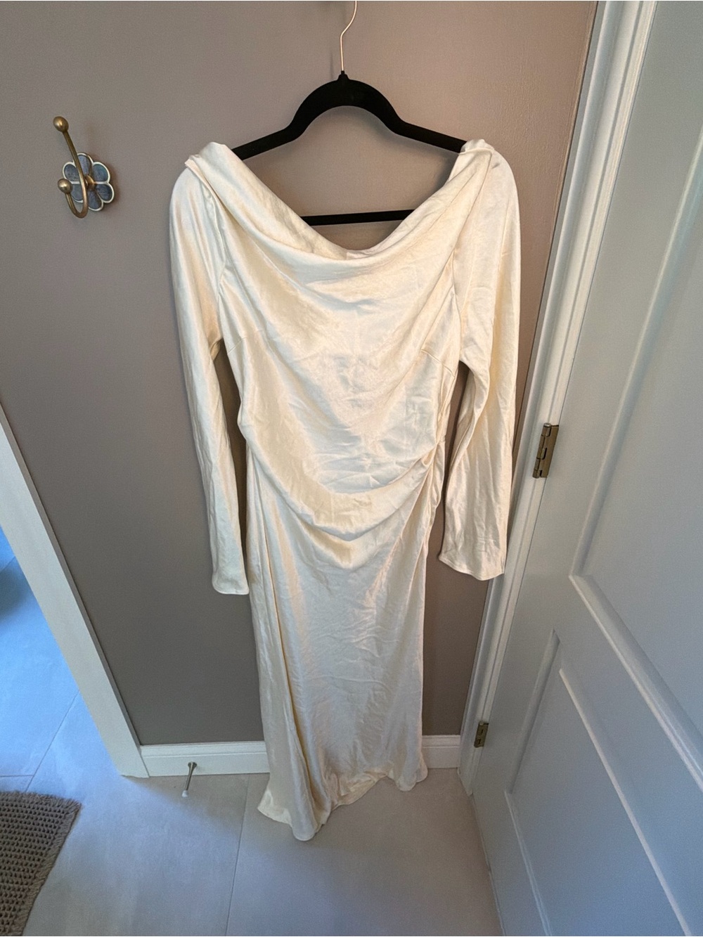 Selfie Leslie Cream Long-Sleeve Draped Maxi Dress